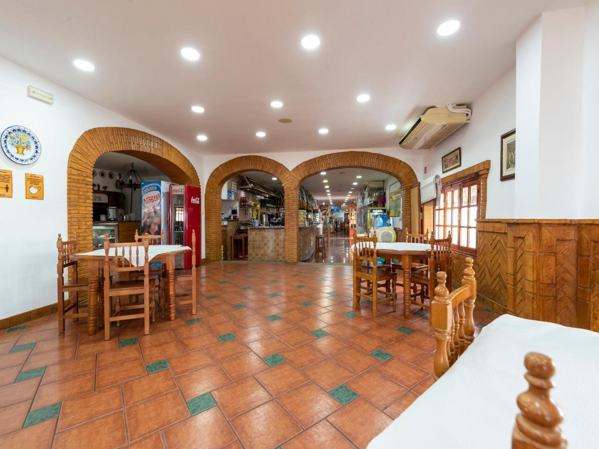 Oyo Hostal El Paisano อูเตรรา ภายนอก รูปภาพ