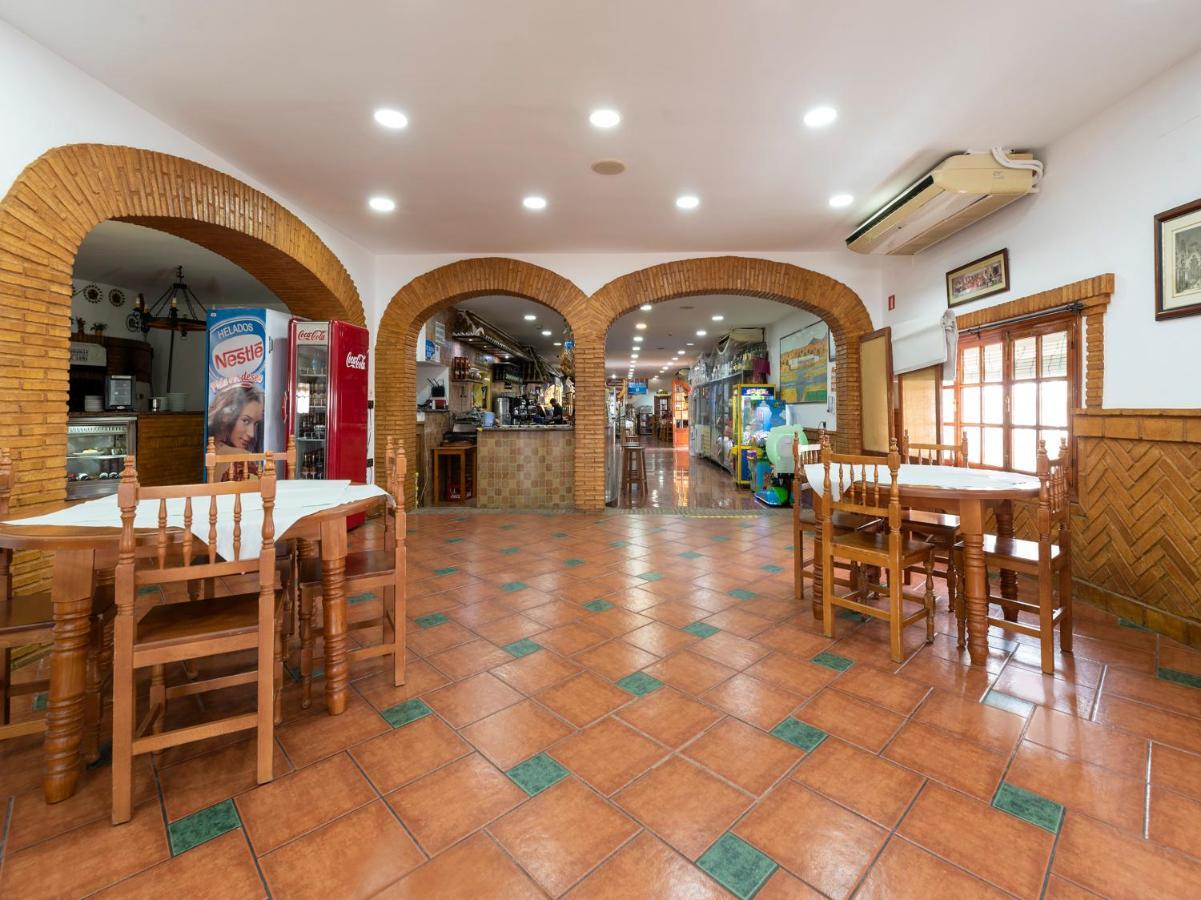 Oyo Hostal El Paisano อูเตรรา ภายนอก รูปภาพ