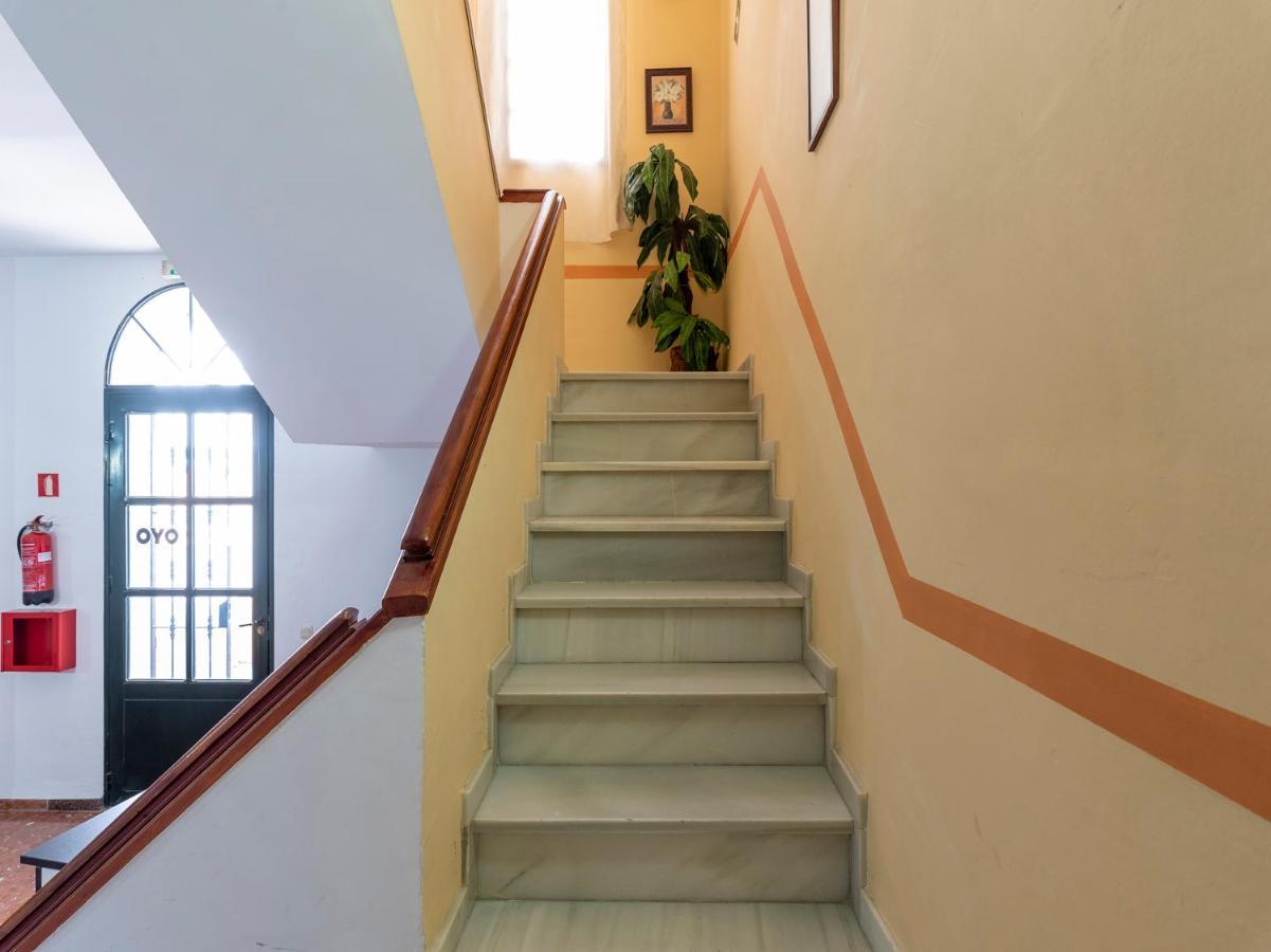 Oyo Hostal El Paisano อูเตรรา ภายนอก รูปภาพ