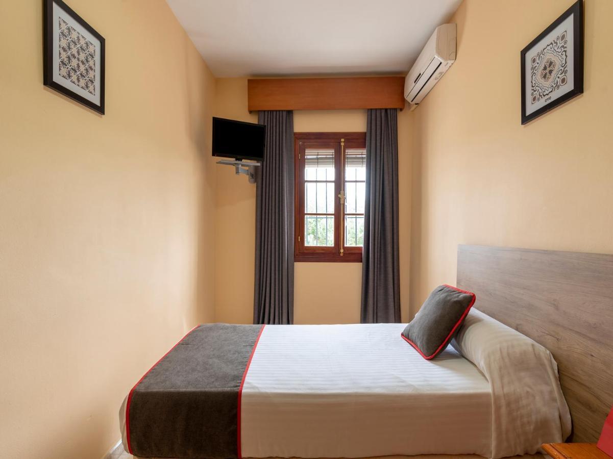 Oyo Hostal El Paisano อูเตรรา ภายนอก รูปภาพ