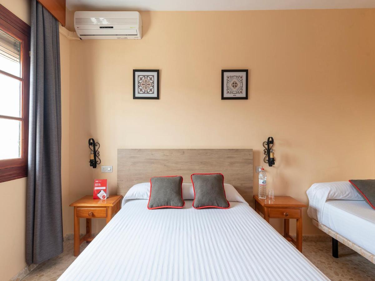 Oyo Hostal El Paisano อูเตรรา ภายนอก รูปภาพ