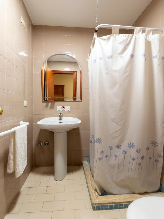 Oyo Hostal El Paisano อูเตรรา ภายนอก รูปภาพ