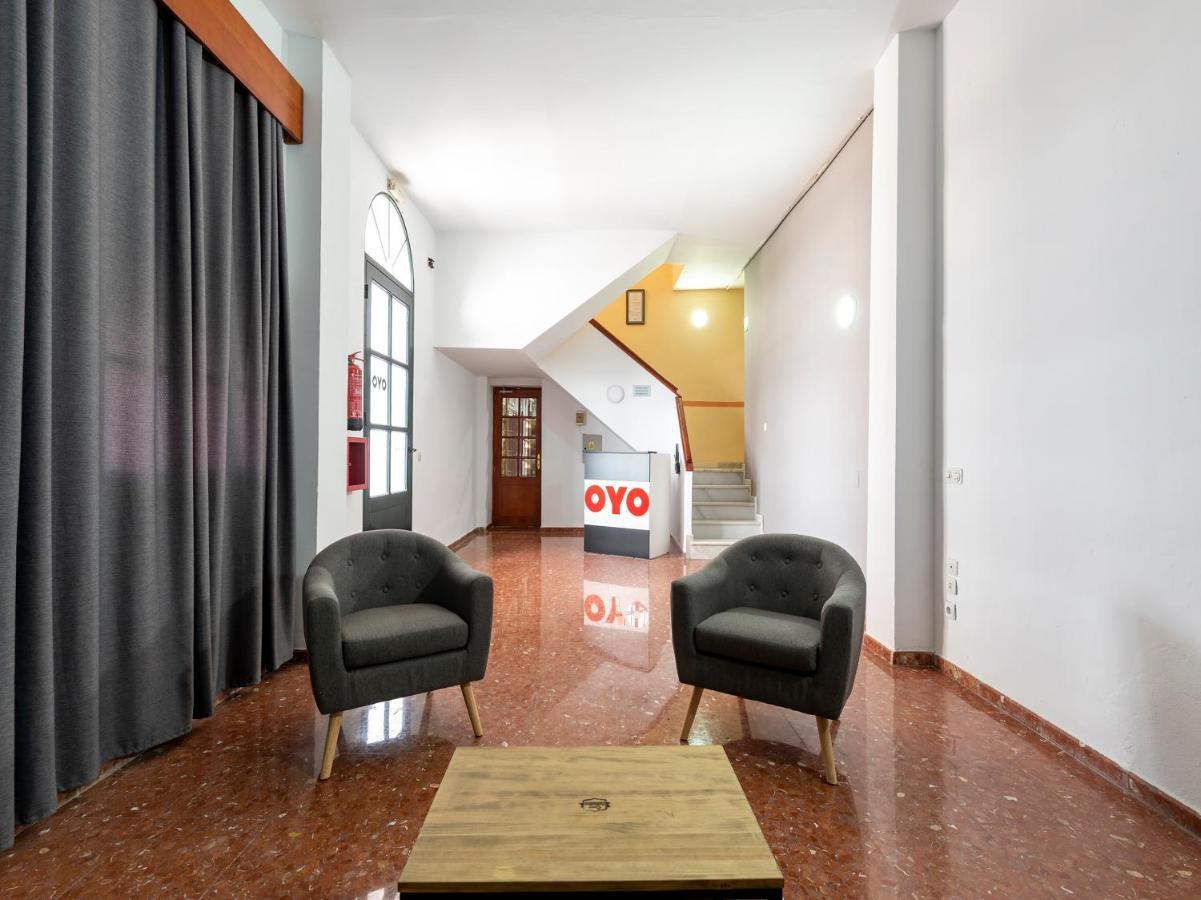 Oyo Hostal El Paisano อูเตรรา ภายนอก รูปภาพ