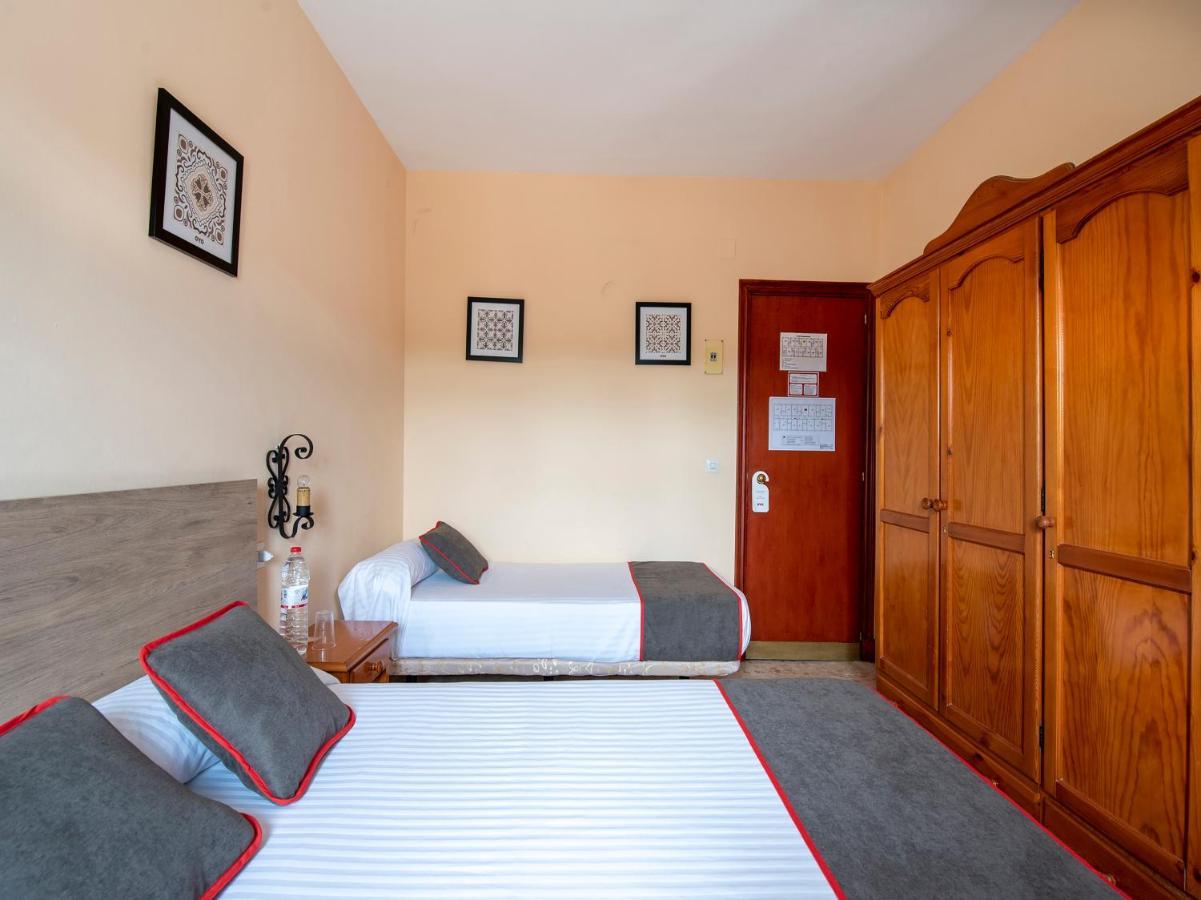 Oyo Hostal El Paisano อูเตรรา ภายนอก รูปภาพ